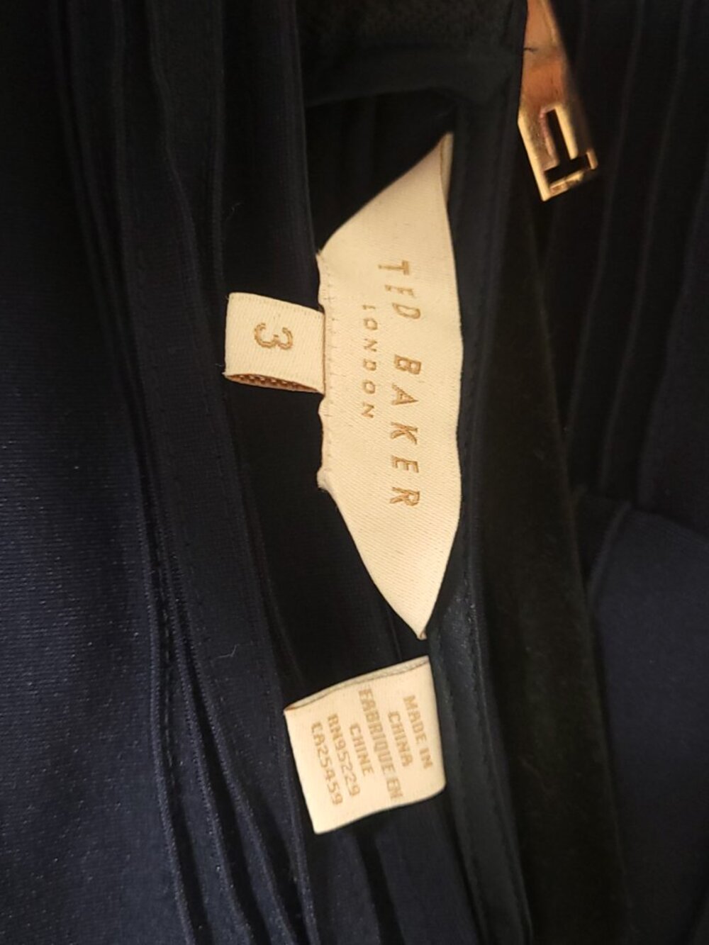 Ted Baker Off-The-Shoulder Bandage Midi Dress - Navy Blue & Rose Gold Size 3/US8 - Picture 5 of 5